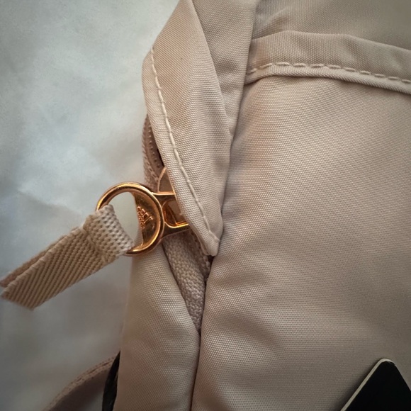 Adidas Essentials 2 Sling Crossbody Bag NWT - Picture 11 of 13